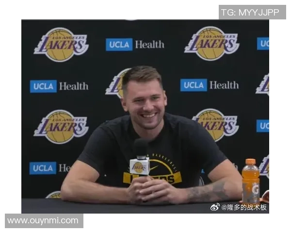 东契奇带领球队团建活动雷迪克表示积极反馈不断涌现