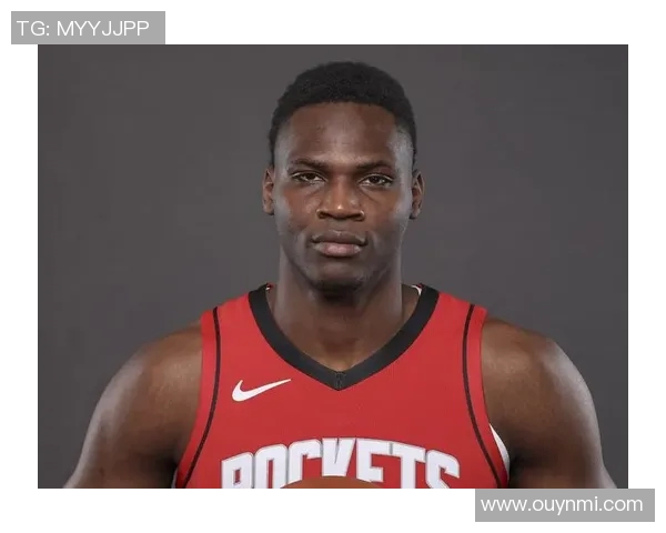 老鹰新赛季阵容身高优势明显13名球员均超2米03