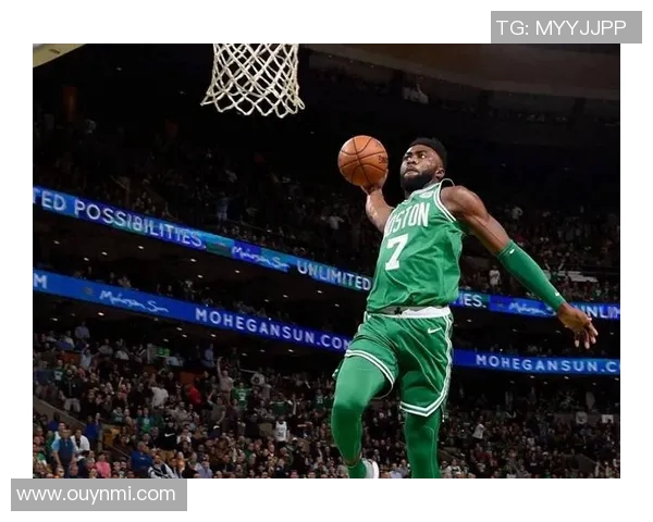 末节狂砍14分杰伦布朗展现关键球员风范马祖拉称赞其攻防全力以赴 末节狂砍14分杰伦布朗展现关键球员风范马祖拉称赞其攻防全力以赴