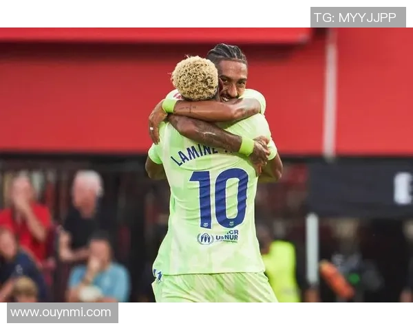 巴萨官方宣布拉菲尼亚因右大腿受伤缺席对阵皇家社会比赛