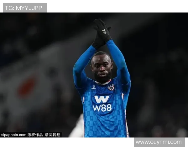 索萨宣布加盟热刺感谢桑托斯球迷的无私支持与深情厚谊